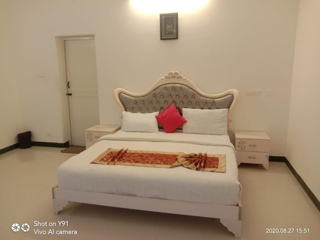 Hotel Aradhana Inn Yercaud Exterior photo