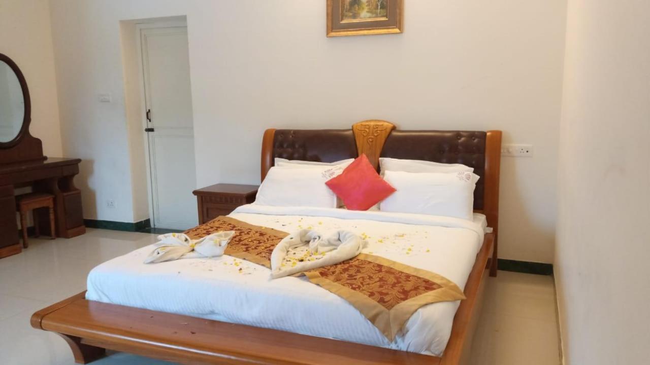 Hotel Aradhana Inn Yercaud Exterior photo
