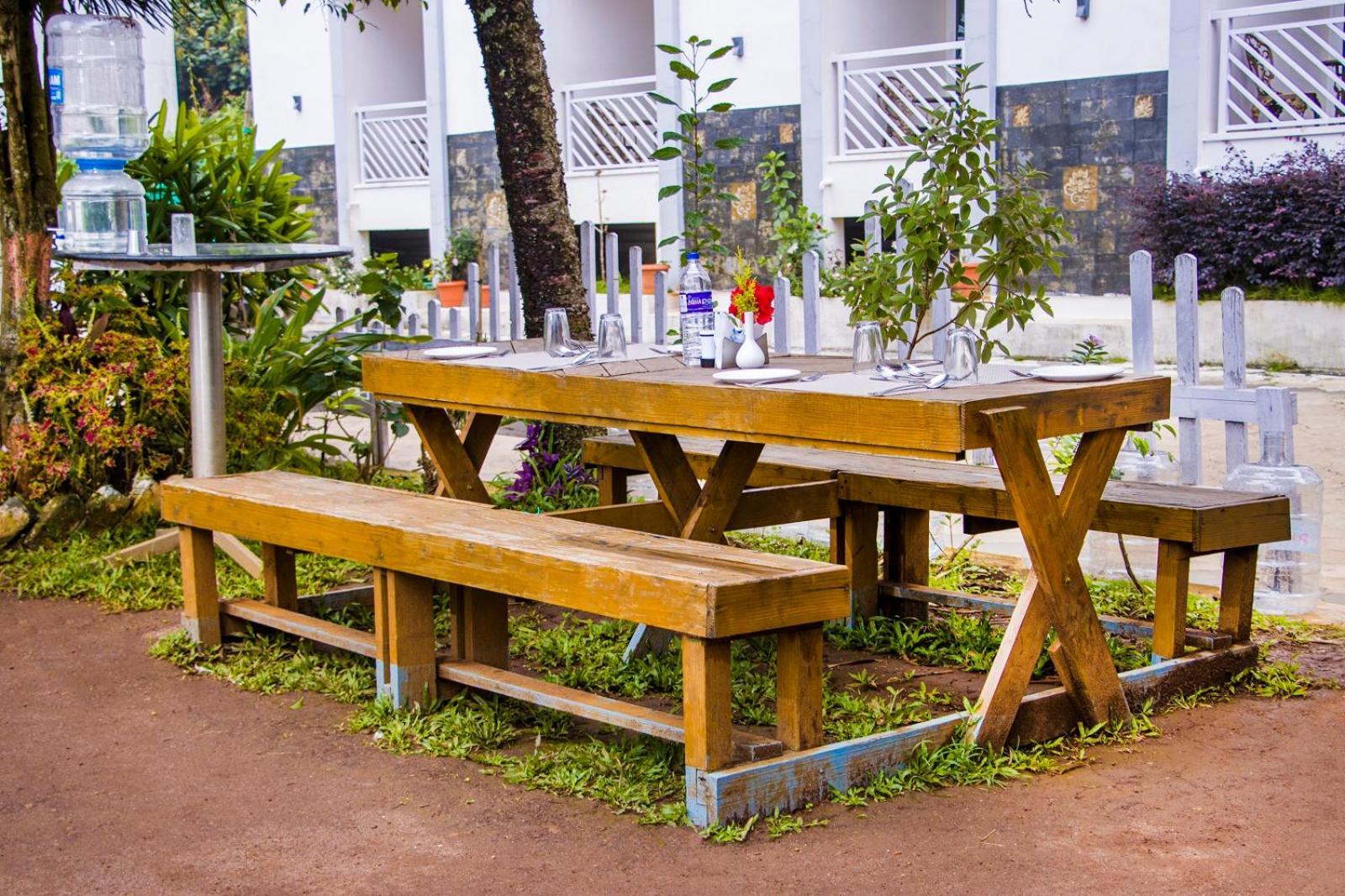 Hotel Aradhana Inn Yercaud Exterior photo