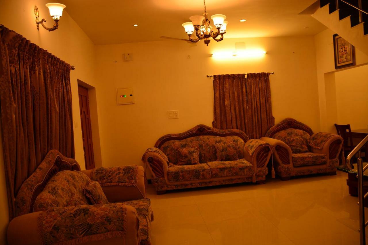 Hotel Aradhana Inn Yercaud Exterior photo